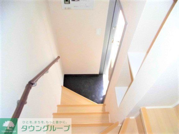 玄関　同タイプ代表写真となり設備仕様は一部異なる場合があります。