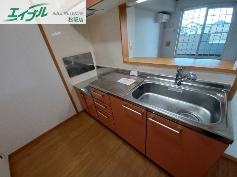 キッチン　反転タイプ参考写真