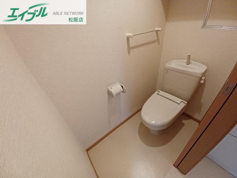 トイレ　同型参考写真