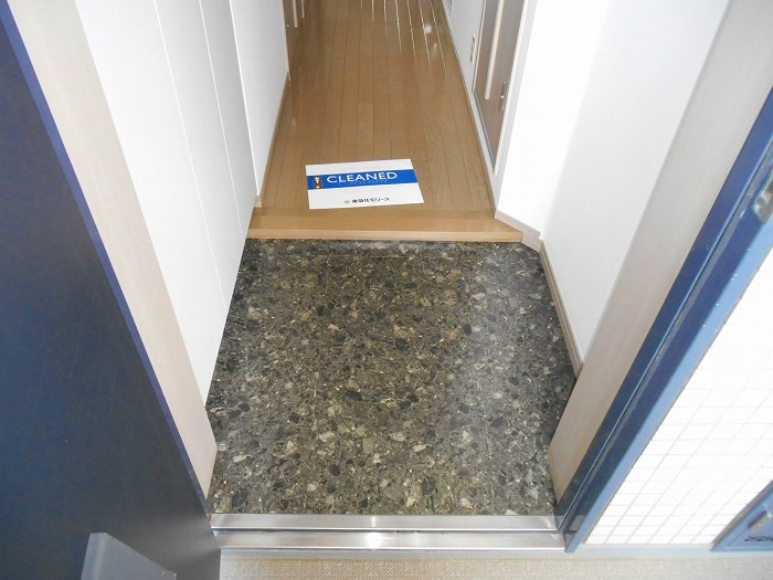 玄関　同物件別部屋参考写真です