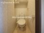 トイレ　落ち着いた色調のトイレです