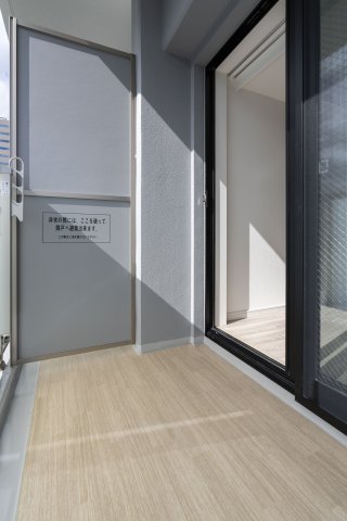 バルコニー　開放的で明るい空間を演出してくれるバルコニーです