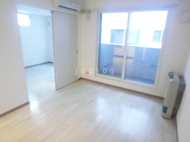 居室・リビング　同号室タイプ写真