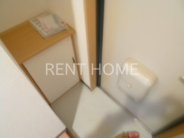 玄関　下駄箱付き