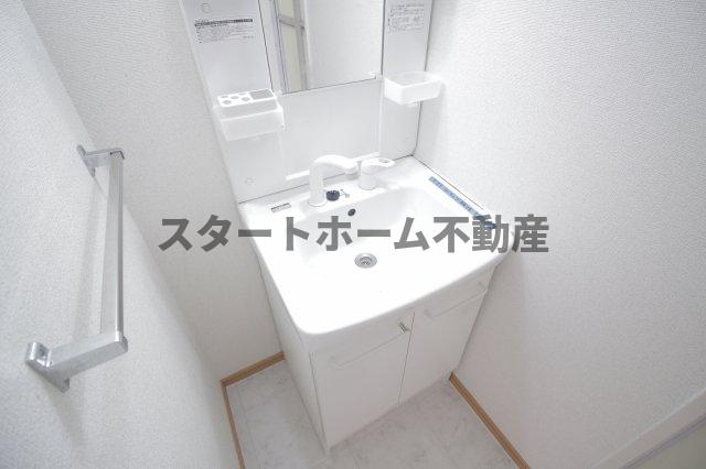 洗面設備　使いやすい洗面所です
