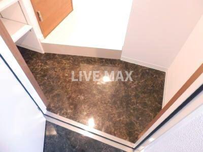 玄関　※別部屋のお写真になります