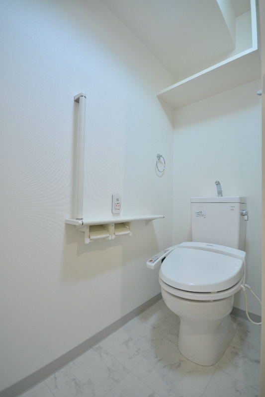 トイレ　※同建物の別室写真となります。ご参照下さい。