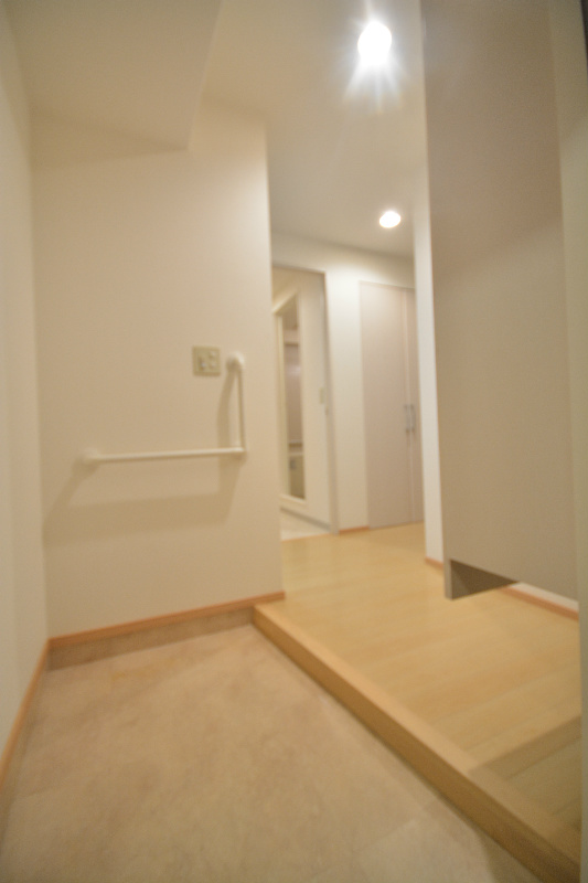 玄関　※同建物の別室写真となります。ご参照下さい。