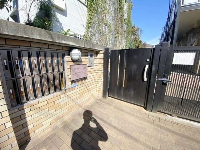 エントランス　★お問い合わせはタウンハウジングまで★