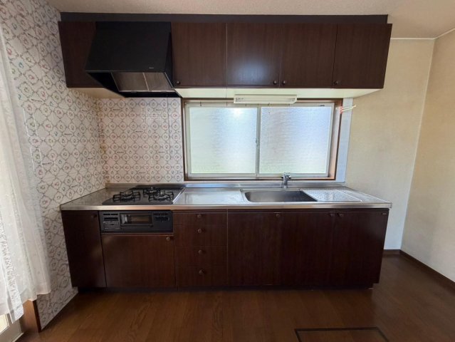 キッチン　新品ガスコンロ３口