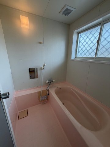 バス・シャワールーム　新品給湯器付