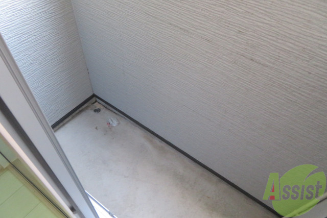 バルコニー　バルコニーは洗濯物もしっかり干せそうな広さです。