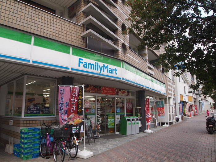 コンビニ　ファミリーマート福岡姪の浜三丁目店（コンビニ）まで390m