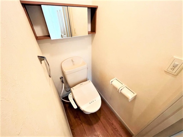 トイレ　嬉しい温水洗浄便座♪