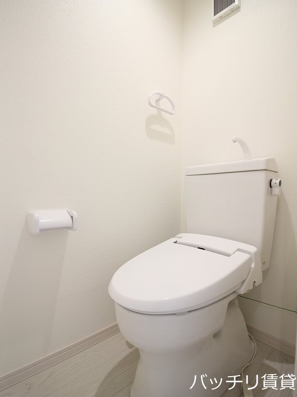トイレ　別号室の画像。現況優先