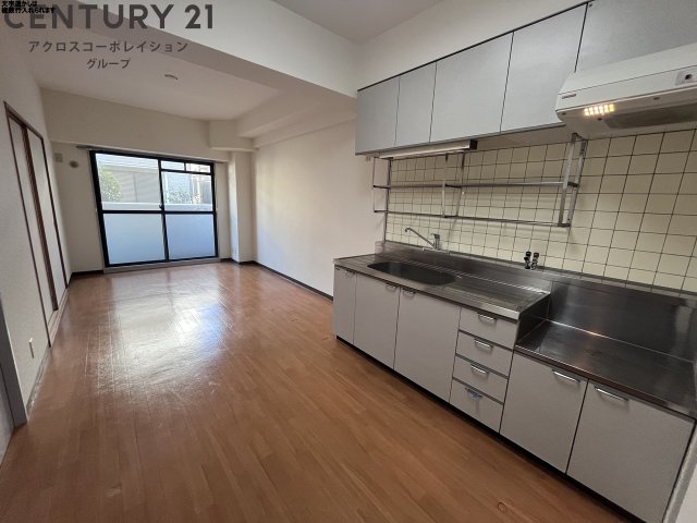 居室・リビング　広々１１帖のリビングです♪