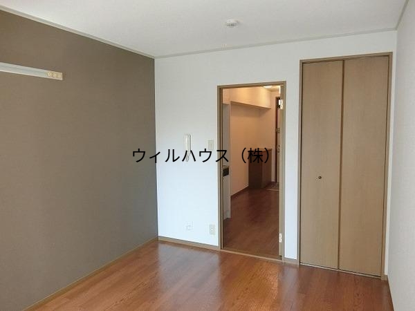 居室・リビング　オシャレなアクセントクロス！