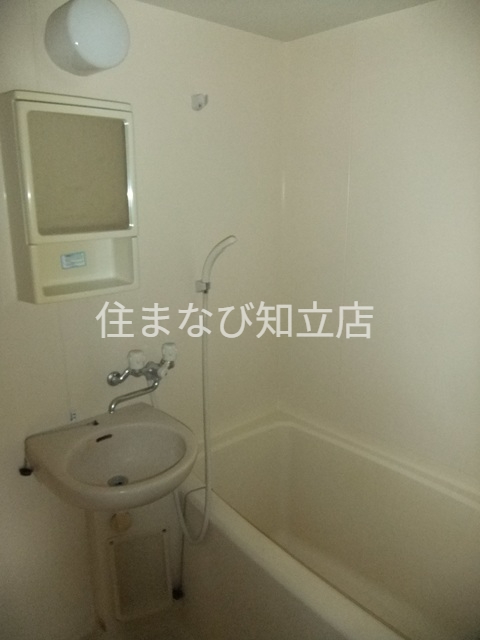 バス・シャワールーム　同型別部屋写真