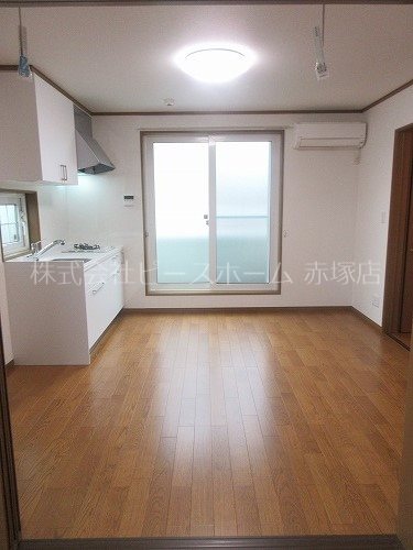 居室・リビング　※別号室参考写真