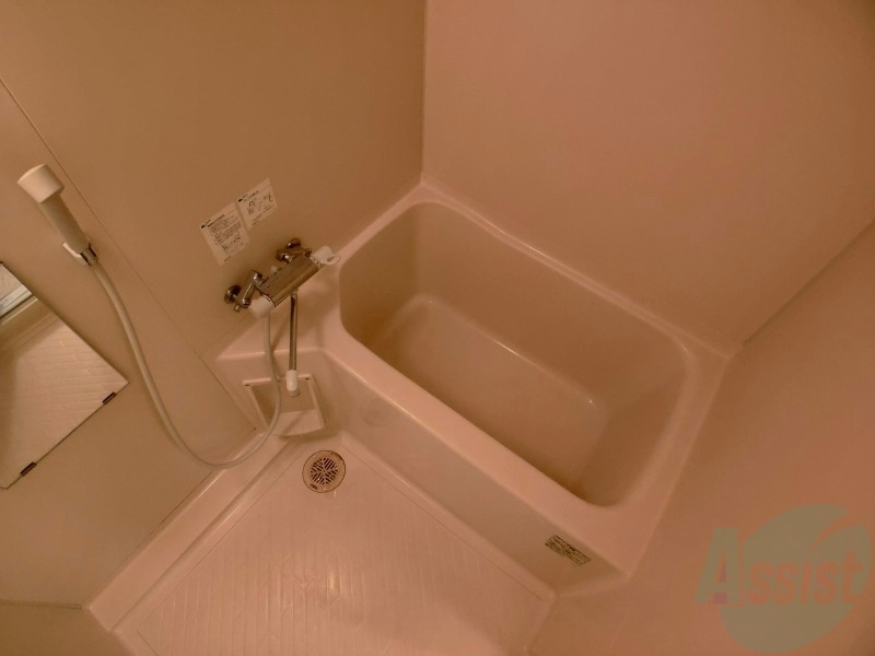 バス・シャワールーム　お風呂です。一日の疲れを癒してくださいね。