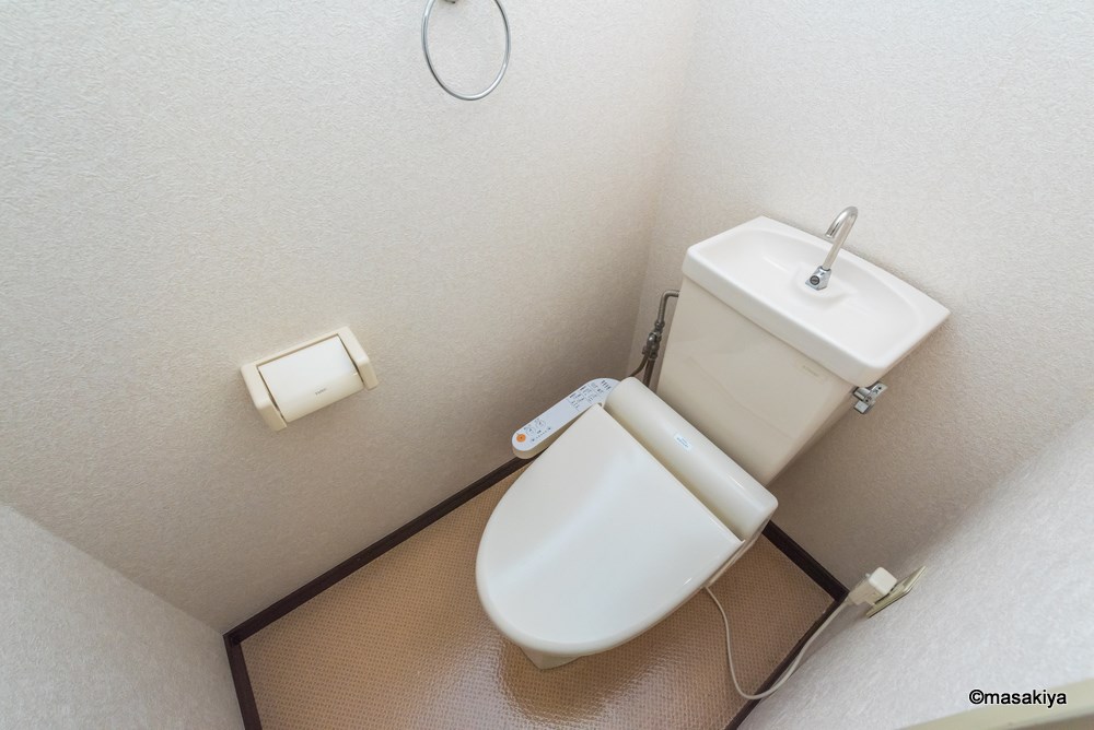 トイレ　トイレ　ウォシュレット付