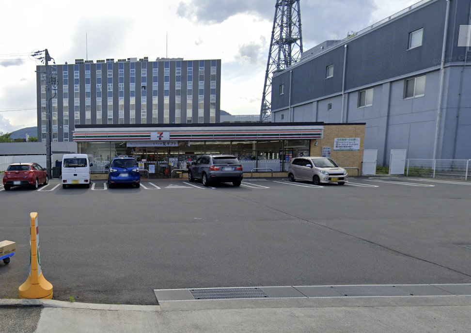 コンビニ　セブンイレブン 長野とんとん通り店（コンビニ）まで411m