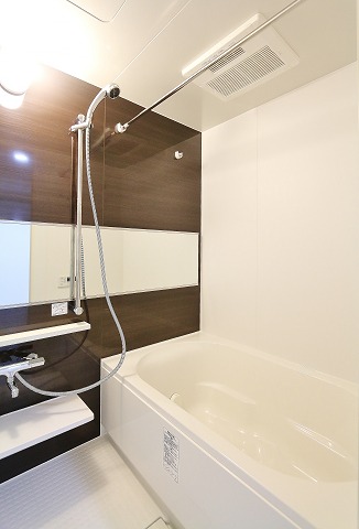 バス・シャワールーム　一日の疲れはこちらで洗い流せます