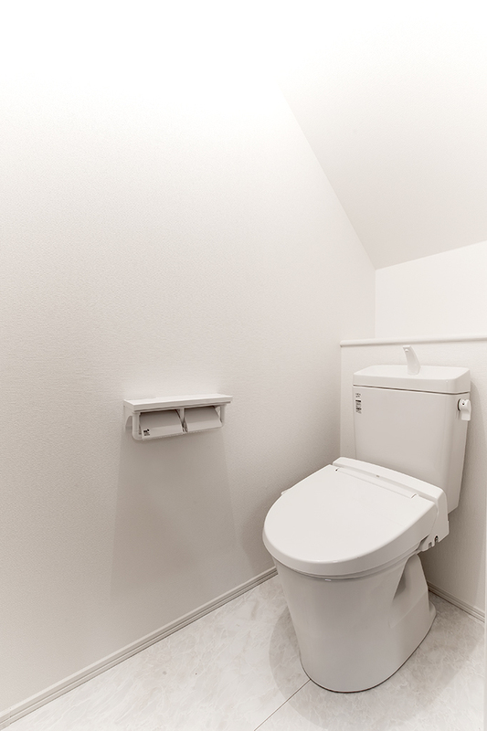 トイレ　温水洗浄機能付トイレ