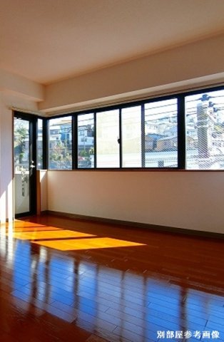 居室・リビング　開放感のあるゆったりとしたお部屋です♪