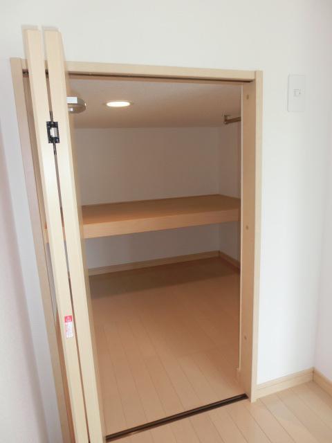 収納　ロフト下ウォークインクローゼット