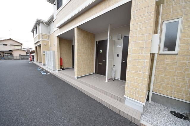 エントランス　閑静な住宅街♪