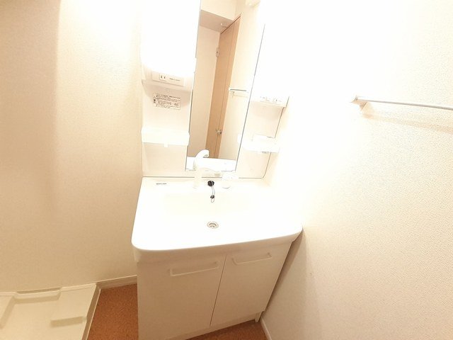 洗面設備　コンパクトで使いやすい洗面所