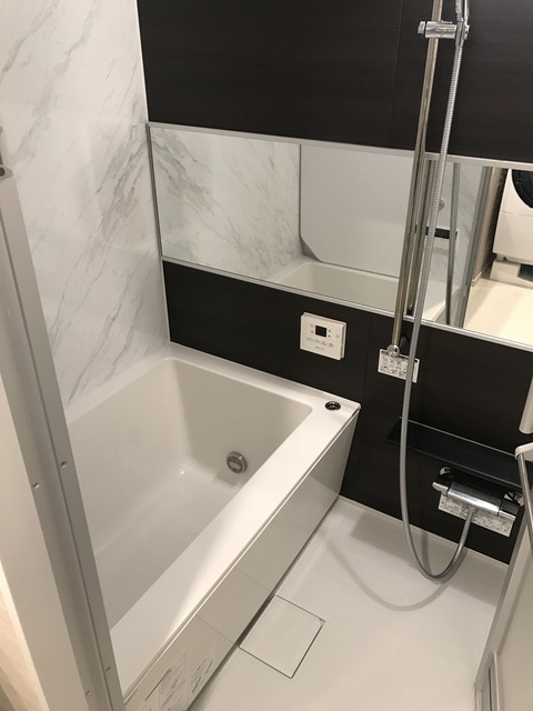 バス・シャワールーム　浴室暖房乾燥機、追焚機能有り