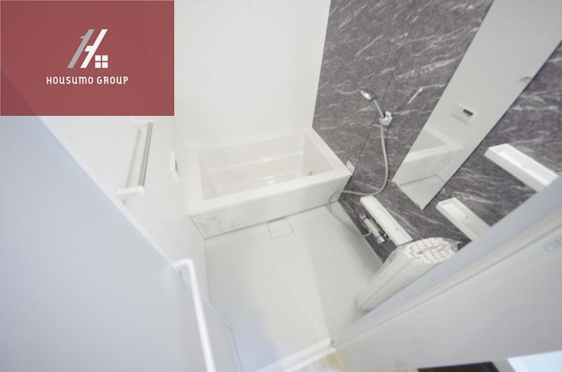 バス・シャワールーム　コンパクトで使いやすいお風呂です