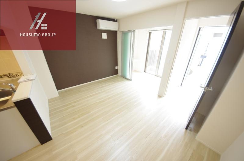 居室・リビング　こちらのリビングで趣味の時間をお楽しみください