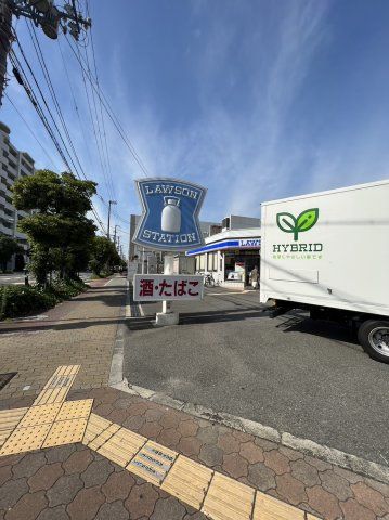 コンビニ　ローソン放出東二丁目店（コンビニ）まで689m