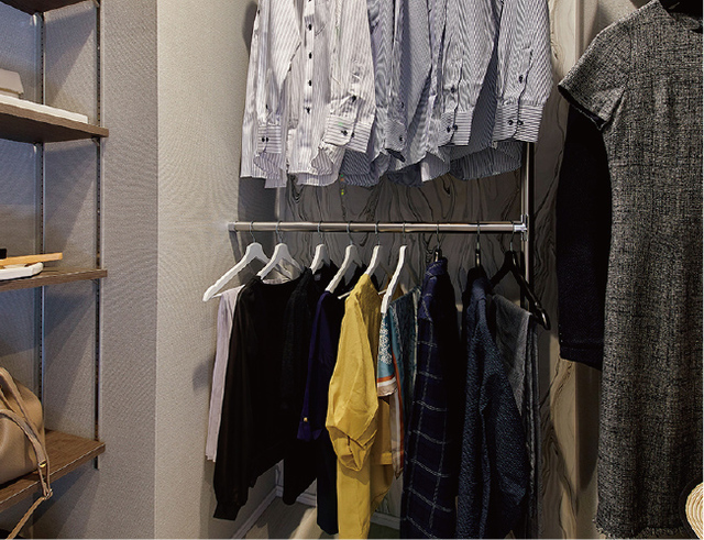 収納　たっぷり収納できるウォークインクロゼット