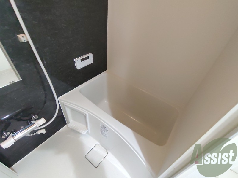 バス・シャワールーム　バス・トイレ別なので、ゆったりくつろげますね～