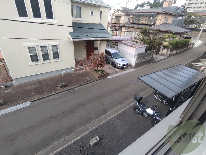 バルコニー　二重サッシなので、防犯対策や断熱効果もありますよ！