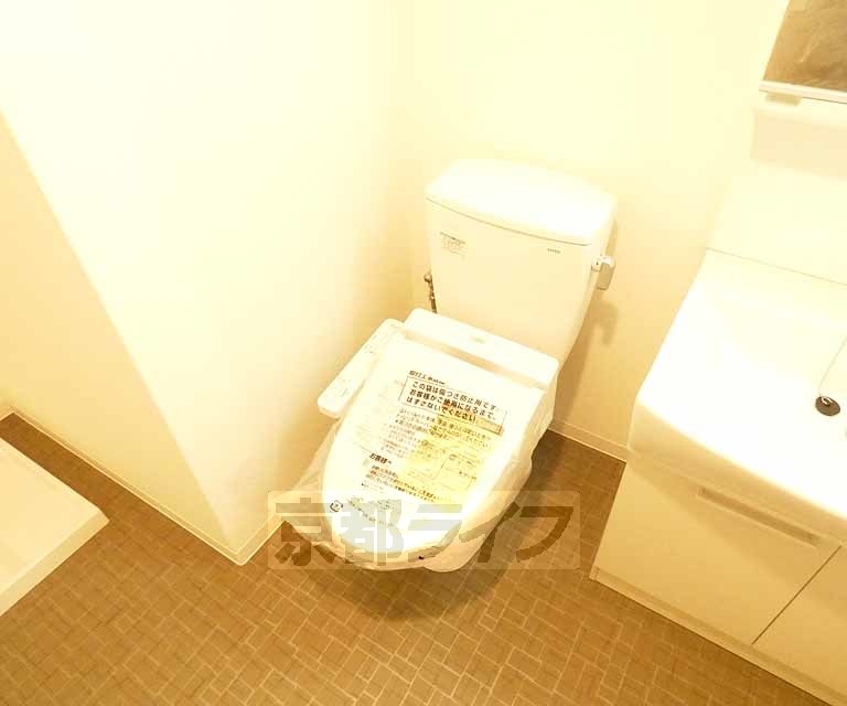 トイレ　ウォシュレット付きです。