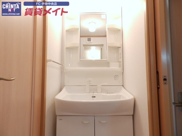 洗面設備　反転タイプ参考写真