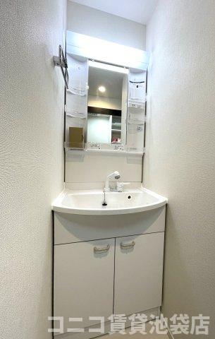 洗面設備　別号室イメージの為、現状を優先致します。