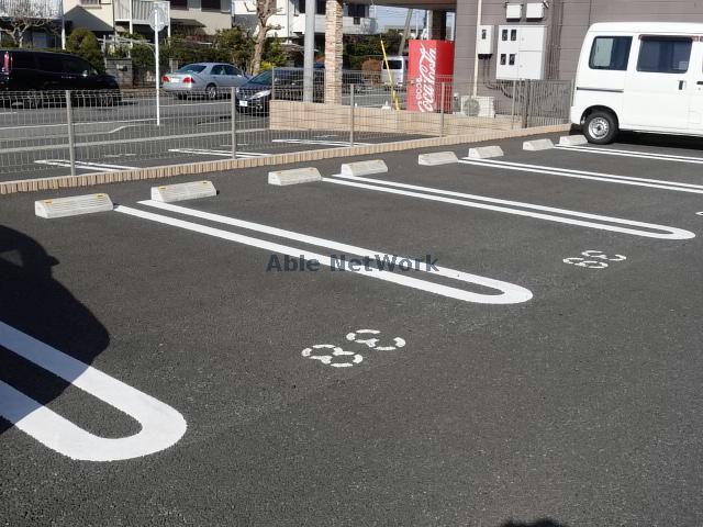 駐車場　駐車場