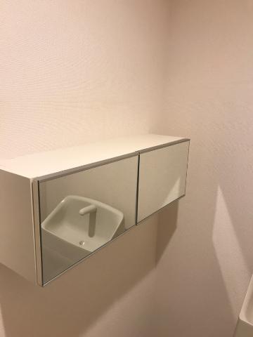 トイレ　トイレ戸棚