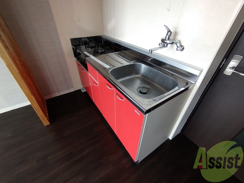 キッチン　シンプルなキッチンです。ガスコンロも設置できる仕様です。