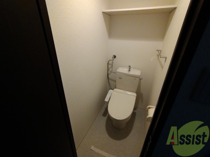 トイレ　ウォシュレット機能がついたトイレです。安心して使用できます。