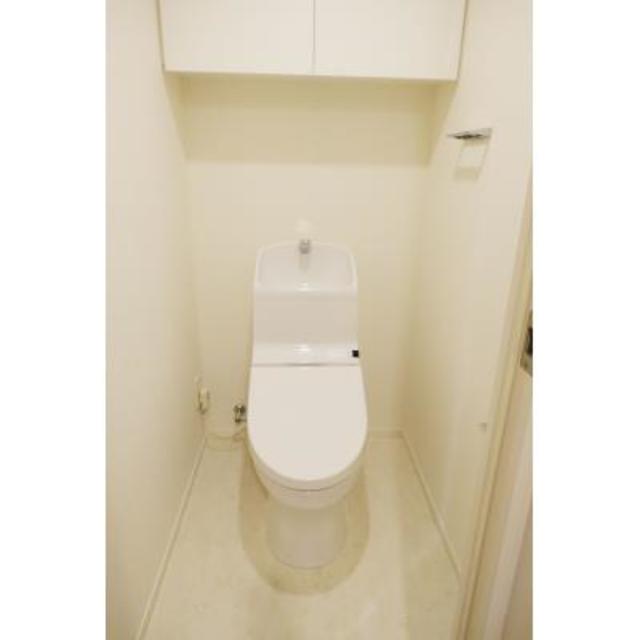 トイレ　※写真は同タイプ住戸です。