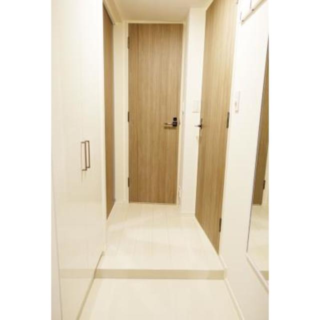 玄関　※写真は同タイプ住戸です。