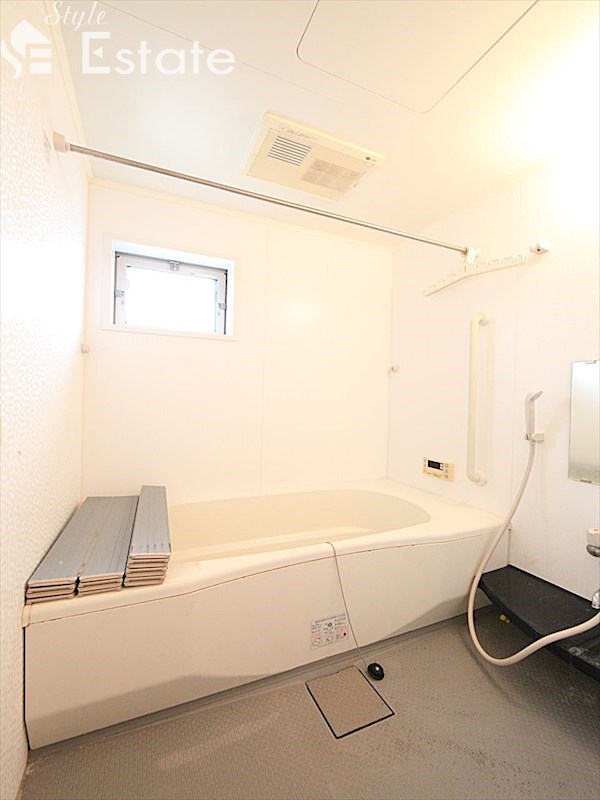 バス・シャワールーム　バスルーム