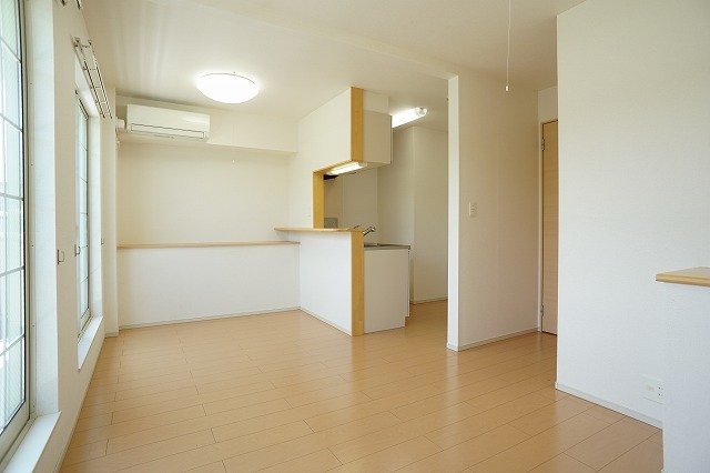 居室・リビング　内装もきれいです